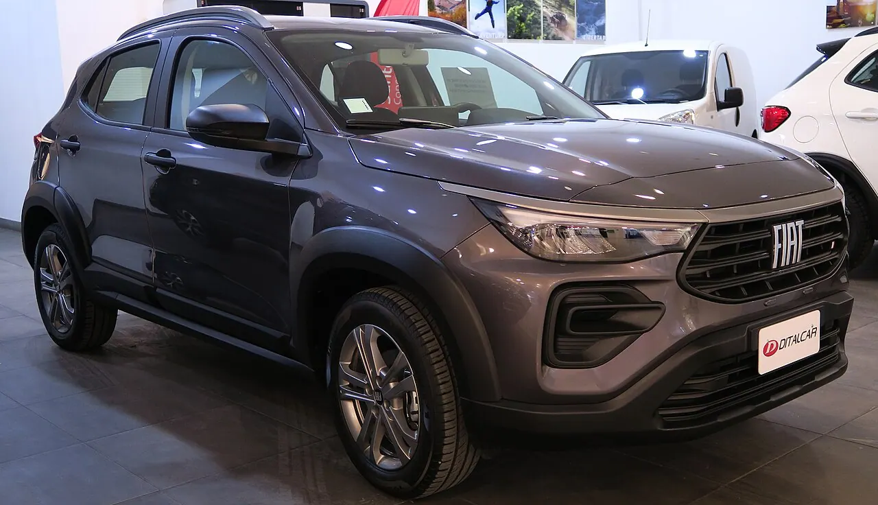 Fiat Fastback · ar-condicionado com refrigeração insuficiente nos bancos traseiros devido à geometria cupê do teto inclinado