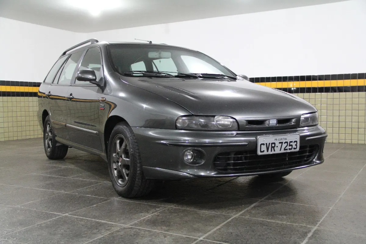 Fiat Marea Weekend 2.0 20V Turbo, versão brasileira